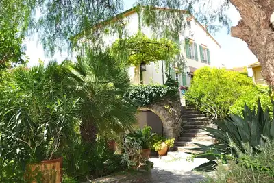 Image de Nouveau! Ecrin de verdure au cœur de Collioure, à côté de la plage (clim & pkg)