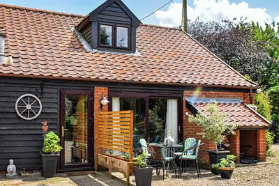 Image de Beautifully presented contemporary cottage with stylish furnishings.
