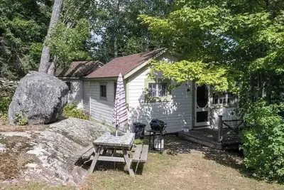 Image de Cozy cottage on Lake Cecebe. Tranquility above Muskoka at Rockwynn Cottages