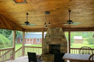 Image de Private waterfront retreat in the New River Gorge