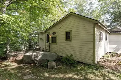 Image de Cozy cottage on Lake Cecebe. Tranquility above Muskoka at Rockwynn Cottages
