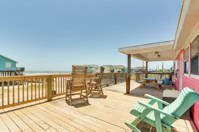 Image de Oceanfront Deck: Surfside Beach Vacation Rental!