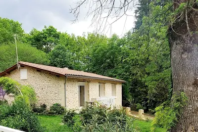 Image de Gîte de charme en pierre au calme