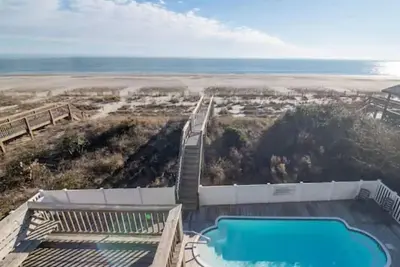 Image de Best location on Holden Beach! Ocean Front with a pool and Pet Friendly