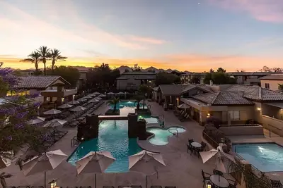 Image de Authentic Southwest Getaway! Full Kitchen, Swimming Pool, Free Parking!