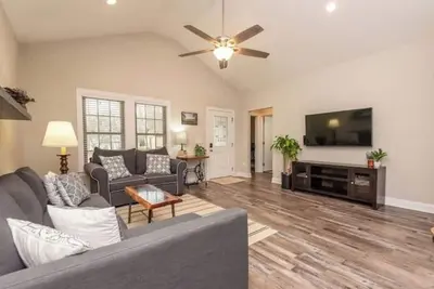 Image de New listing Modern 3 Bedroom Kannapolis House!