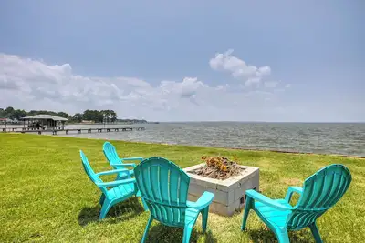 Image de Lakefront Onalaska Home w/ Screened-In Porch!