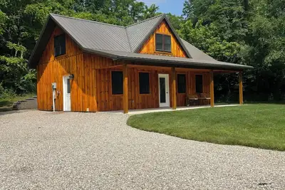 Image de Cozy Creek Cabin is on the outskirts of the unique little town of Tarlton