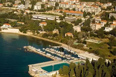 Image de Beachfront apartment with balcony and parking