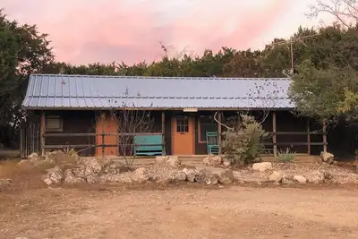 Image de Secluded, family friendly, cabin located on 140 acre wildlife refuge.