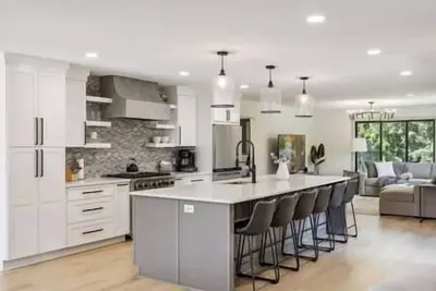 Image de Luxury Hastings Home, Sleeps 18+