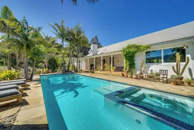 Image de Gorgeous Carpinteria Home: Pool, Spa, Fireplaces!