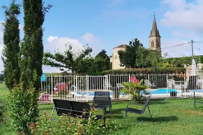 Image de Propriété tout confort pour vacances en famille, piscine et jacuzzi u