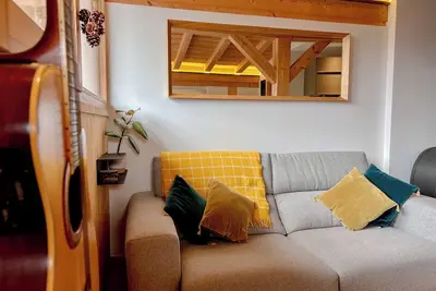 Penthouse with Mountain Views in Montriond - Directly Next to Ski Bus Stop