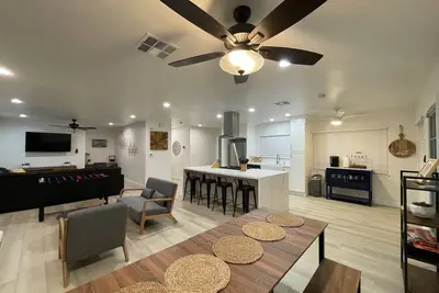 Image de Riverside Cozy Modern Oasis with Pool