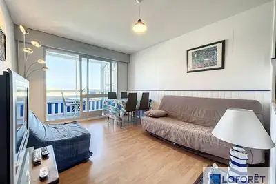 Image de Studio face au port de plaisance avec parking