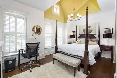 Image de The Victorian | 5br |Private Yard | Bbq