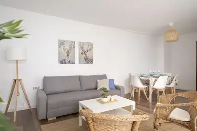 Image de Luxueux Appartement Central à Grenade: Charme, Confort et Proximité des Sites Touristiques