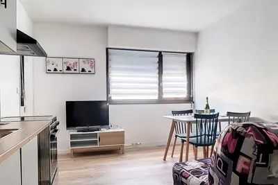 Image de Charmant T2 rénové à 300m de la plage avec parking privé à Courseulles-sur-Mer