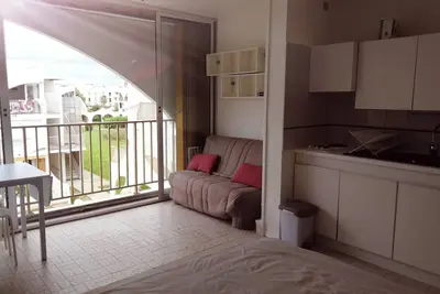 Image de A 100m de la plage, Studio  meublé 27 m² - 4 couchages + parking