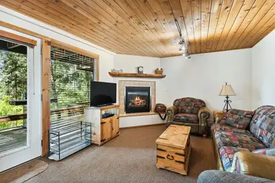 Image de Hillside Condo, 18cd, Steps from Lake