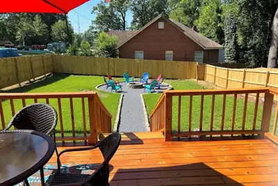 Image de Serene Getaway w/ Fast Wi-Fi, Deck, Fire Pit, Roku