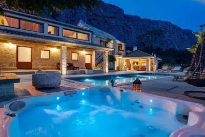 Image de Maison de vacances Jesenice pour 1 - 10 personnes avec 3 chambres à coucher - Maison de vacances