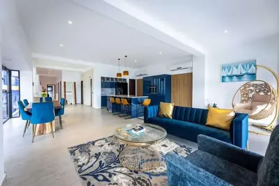 Image de Handelskade's Grand Historical Penthouse: Refined Luxury Living