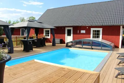 Image de Large comfortable holiday home with private pool, motorboat and lake view