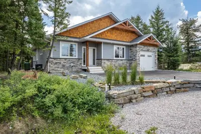 Three Peaks | Private Hot Tub | Games Room | Golf