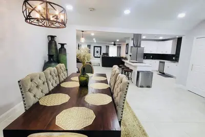 Image de Spacious Greenbrook  Home near Downtown Carrolton