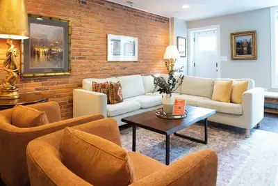 Luxury Federal Hill Home w/Rooftop & 4 Parking Spots