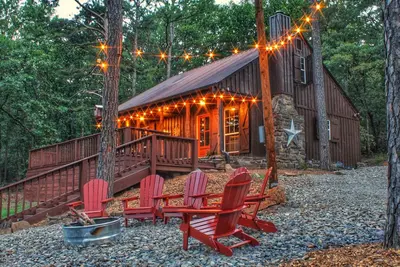 Image de Bison Ridge Resort 3br Cabin, mountain view, firepit, playset, pets Ok, sleeps 8