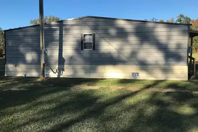 Image de Family friendly, quiet neighborhood, 7 minutes from town. 20 minutes from Casino