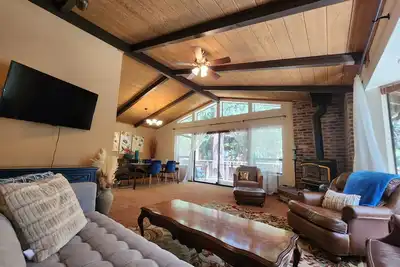 Image de Charming Mountain Cabin: 3bd + Bonus Room in Woods