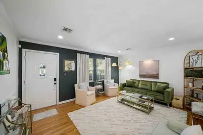 Image de Relax at this Riverside Retreat by hvnlyhomes