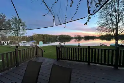 Image de Sunset Shores #4- Fishing : Plan Your Perfect Summer at Fishing Cottage!