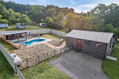 Image de Hideout Haven- Hot Tub & Private Pool