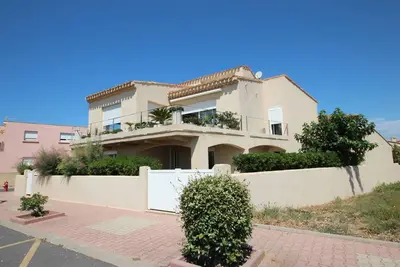 Image de Face à la Mer Superbe appartement climatisé au Rdc d'une maison classé 4 étoiles, 5. . .