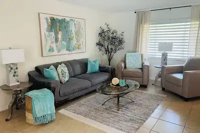 Image de Naomi’s pool, river & beach getaway