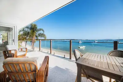 Image de \"On The Beach\" With Million-dollar Views. Enjoy the Best Beach at the Bay