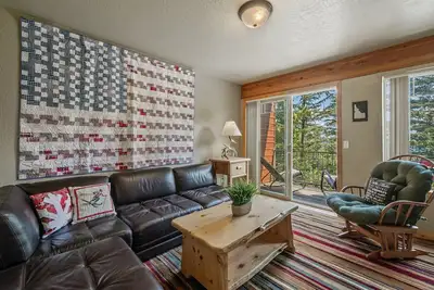 Image de Cozy lodge townhome close to Schweitzer Village and Lifts