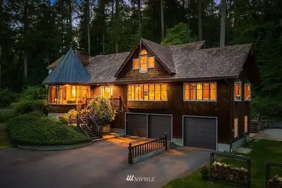 Image de Custom Lakeview Lodge - walking distance to Juanita Beach