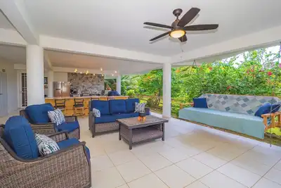 Image de Garden Vacation w/ Outdoor Living Space and Kitchen, Large Rooms, King Size Beds