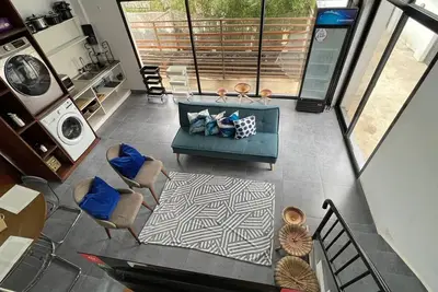 Image de Maison moderne Entière: immersion au cœur du marché de Mongo Kamba