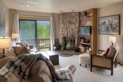 Image de North Star (#301) | Deck, Mtn Views, Ski Shuttle, Heated Pool/Hot Tub
