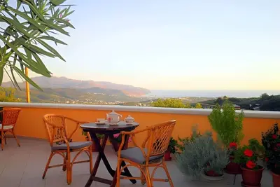 Image de Sea view and nature-traditional stone house