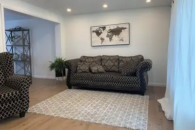 Image de Relaxing retreat with active options: Modern Bungalow near trails and park