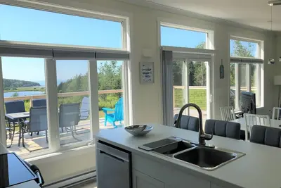 Image de Coastal Haven - 3 Bedroom Executive-Class Villa