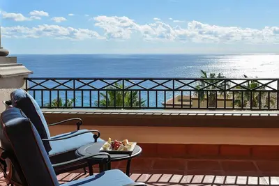 Image de Indulge in Paradise: Luxury Beach Resort in Cabo San Lucas